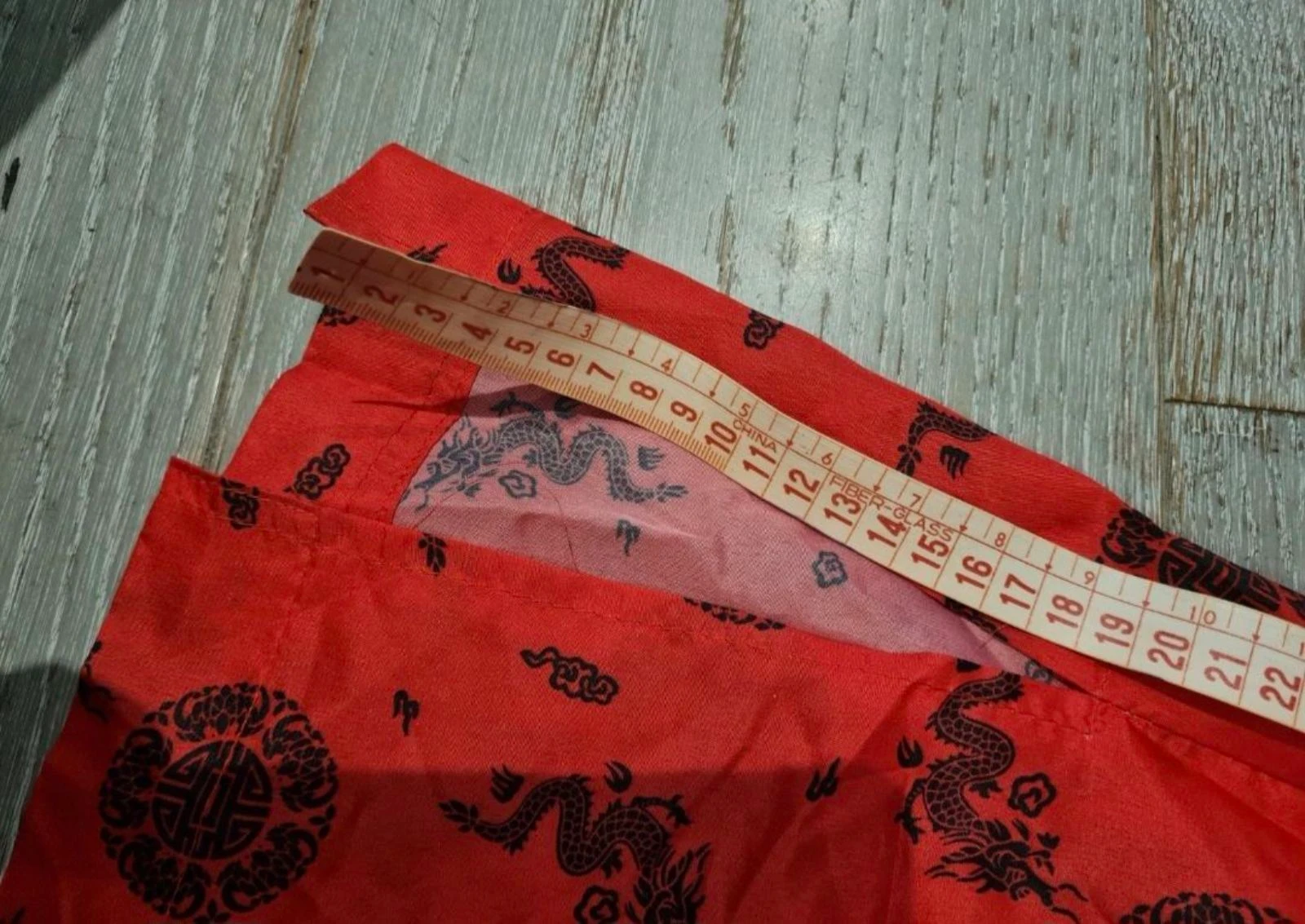 Oriëntaals rood kostuumjurkje. Maat 3/ 4 jaar – photo 8